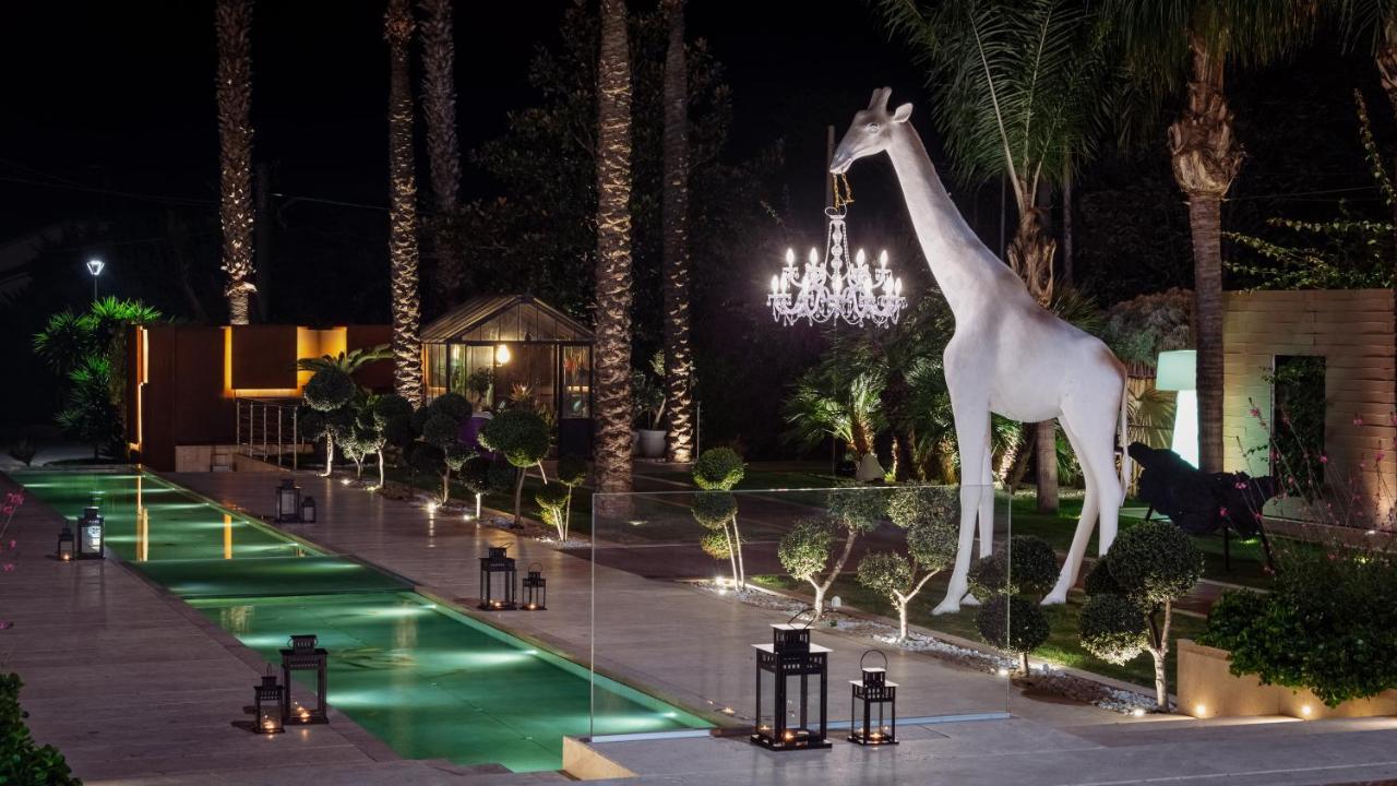 Mec Paestum Hotel Esterno foto The resort at night