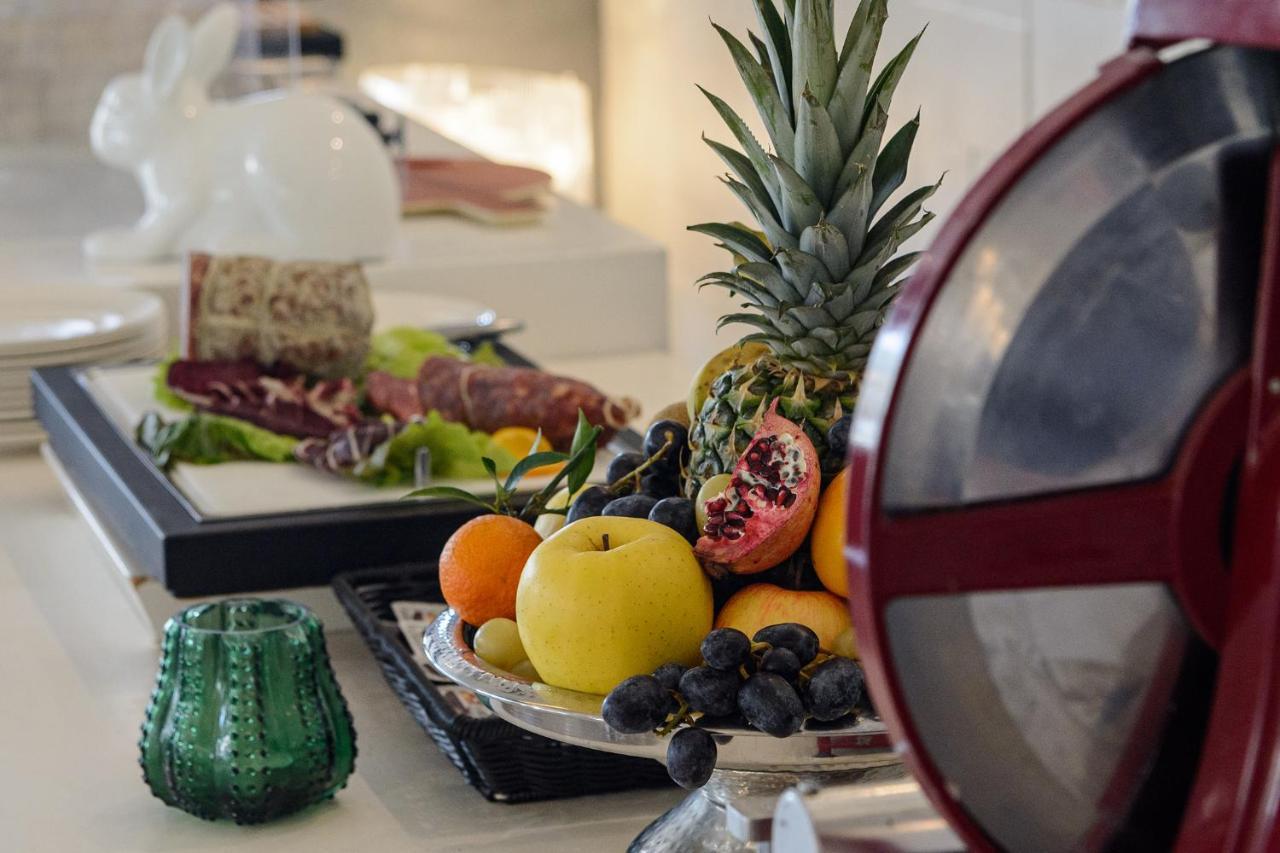 Mec Paestum Hotel Esterno foto Fruit