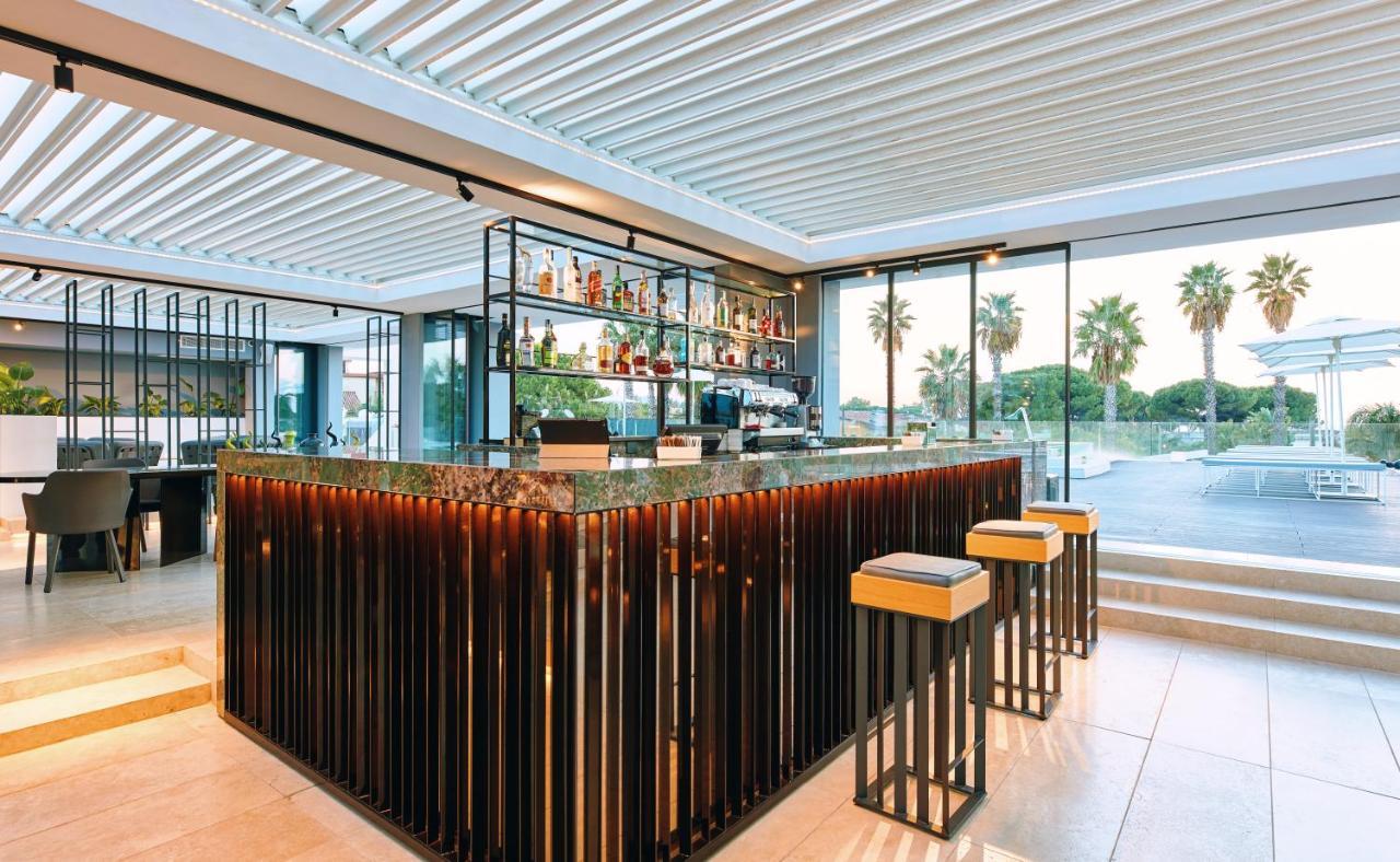 Mec Paestum Hotel Esterno foto The bar at the hotel