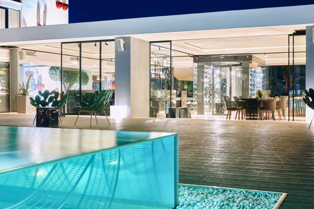 Mec Paestum Hotel Esterno foto The pool at the hotel