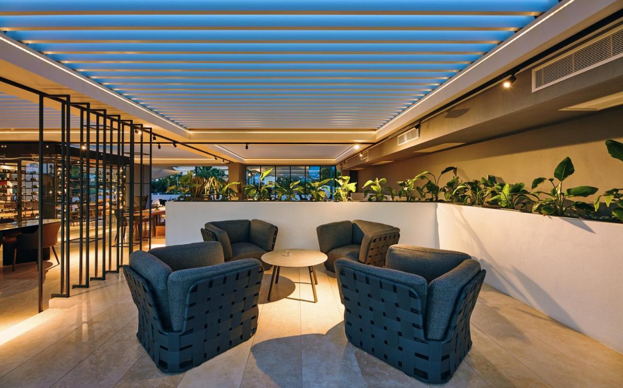 Mec Paestum Hotel Esterno foto The lounge at the airport