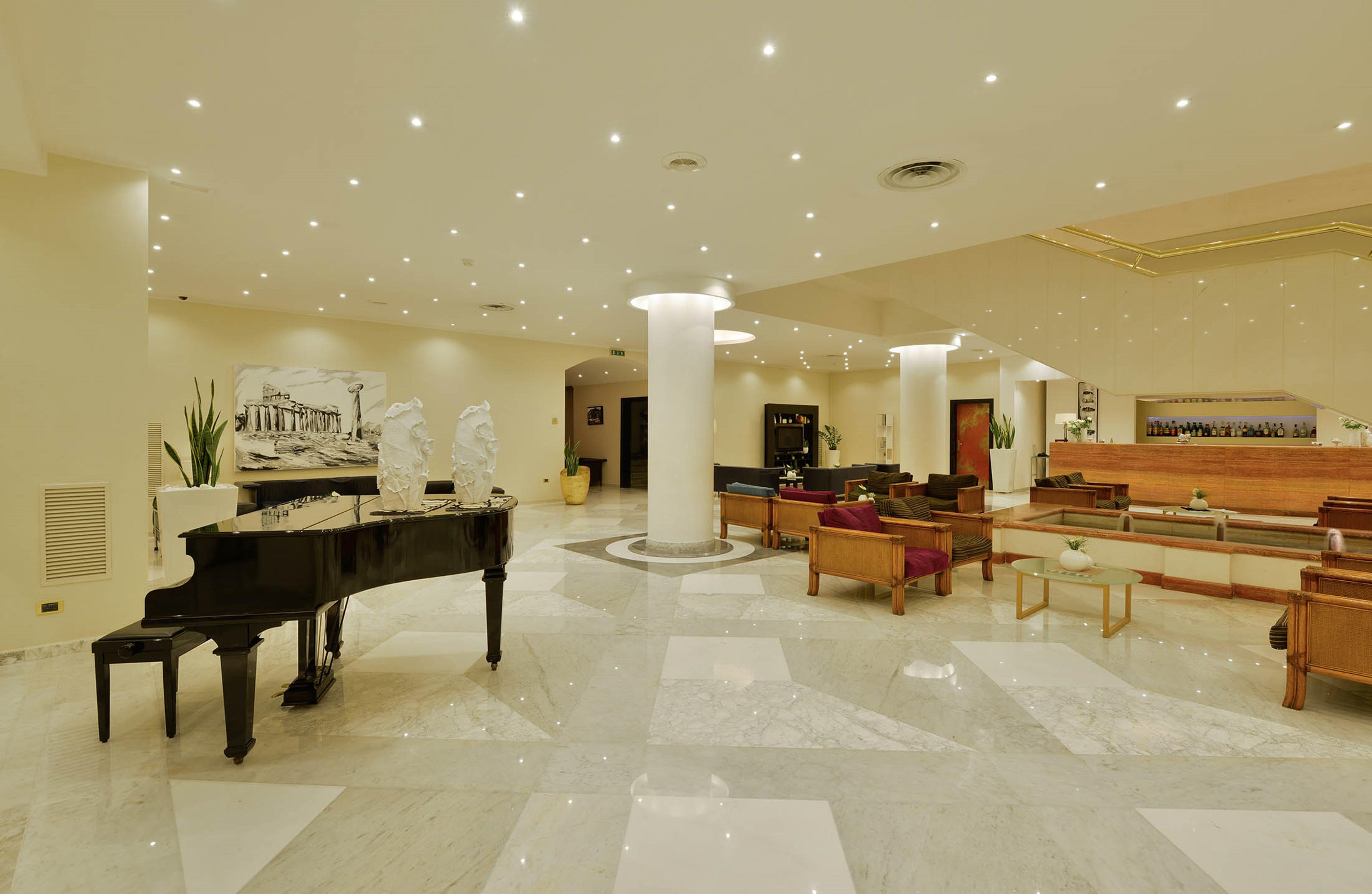 Mec Paestum Hotel Esterno foto Lobby
