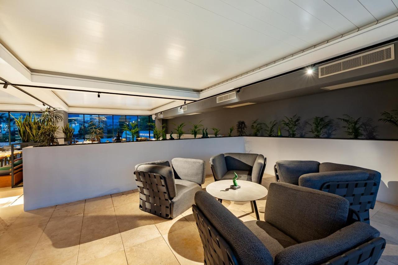 Mec Paestum Hotel Esterno foto The lounge at the airport