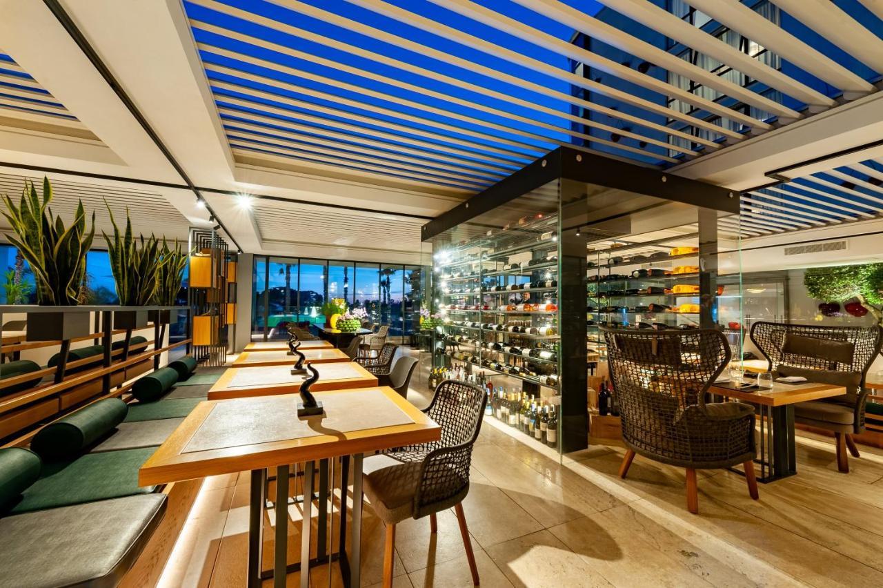 Mec Paestum Hotel Esterno foto The interior of the restaurant