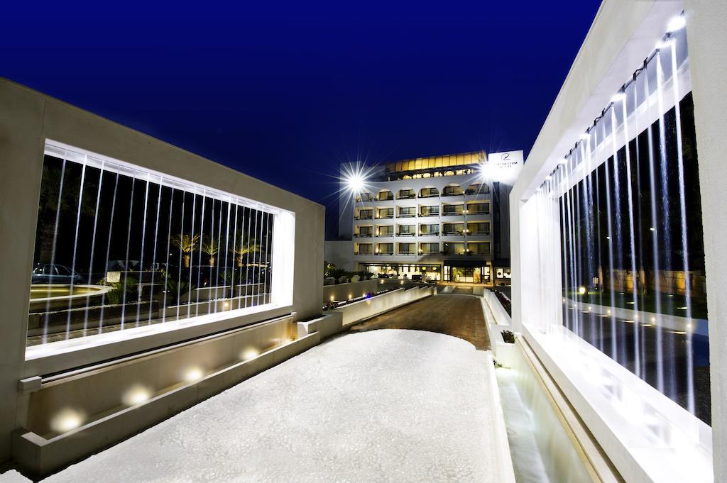 Mec Paestum Hotel Esterno foto The bridge at night